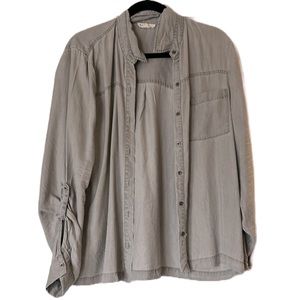 Jane and Delancey size large light gray button up.